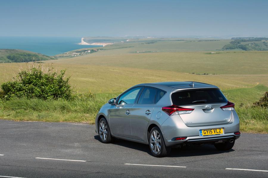  Toyota Auris 2015 года  (UK) (фото 31 из 43)